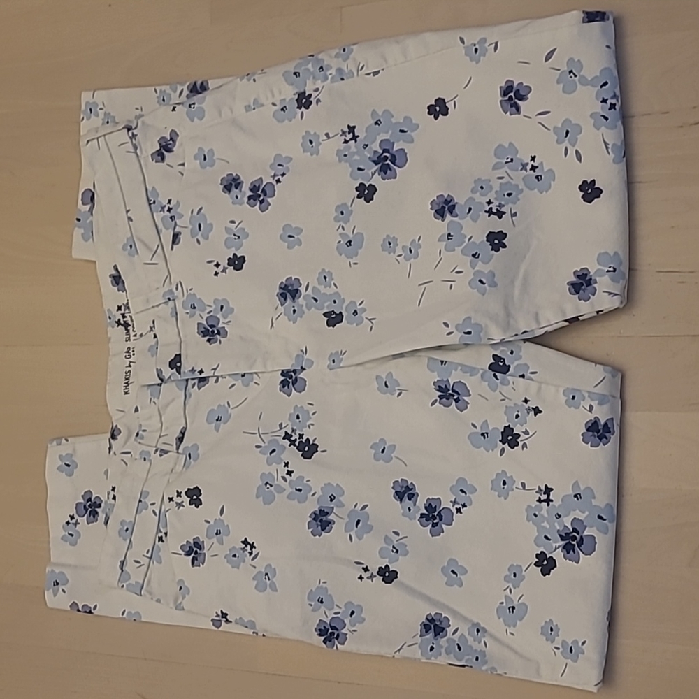 NWOT Khakis by GAP White with Blue Floral Print Pants with Pockets - Picture 13 of 13